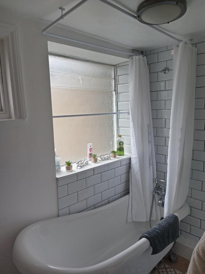 Little Dorrit Studio Flat 5 Rochester Me1 1Xz Strood Exterior foto